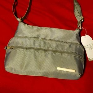 Crossbody in style 😎 👛